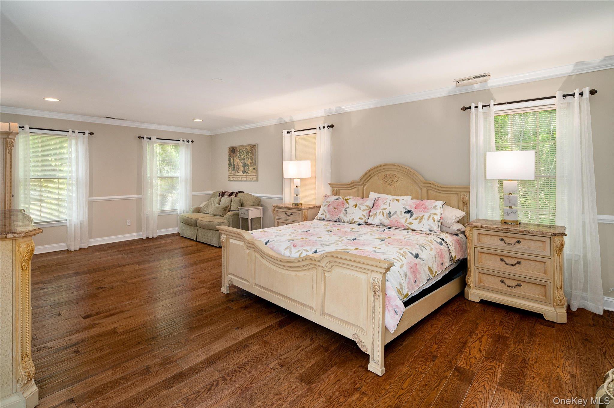 6 Theal Court Property Photo 24