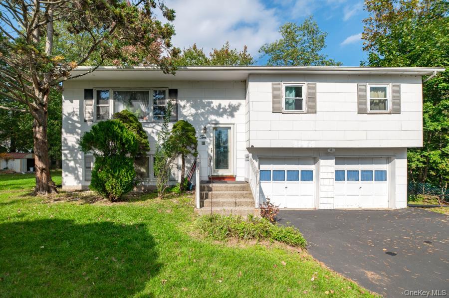 10 Connecticut Court Property Photo 1