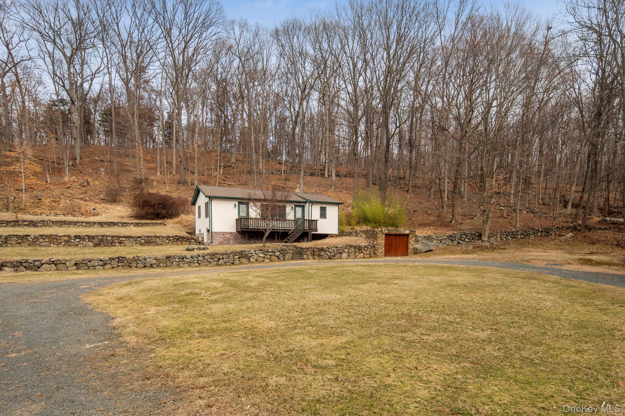 689 S Mountain Road Cottage Property Photo 1