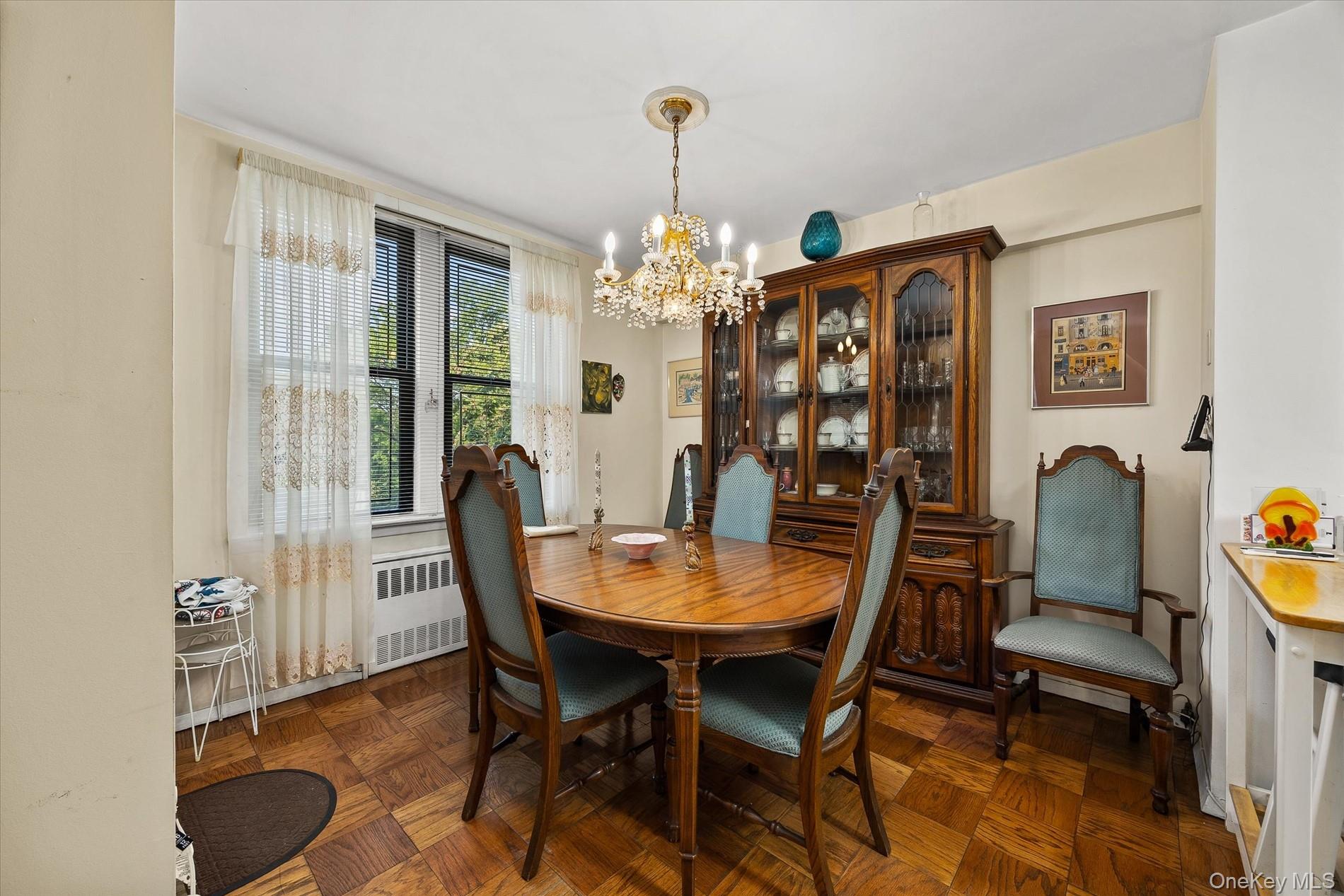 1874 Pelham Parkway 2r Property Photo 6