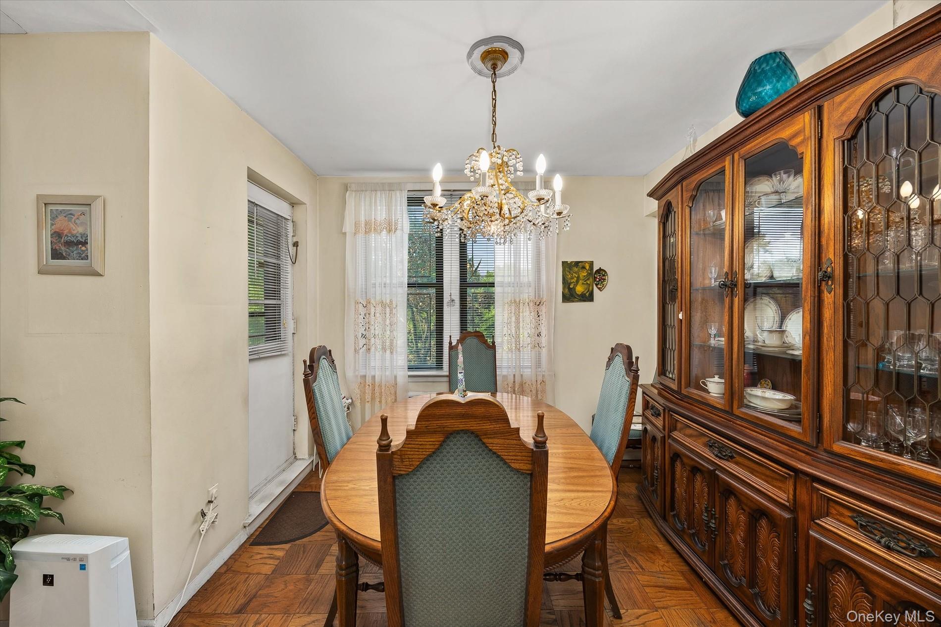 1874 Pelham Parkway 2r Property Photo 7
