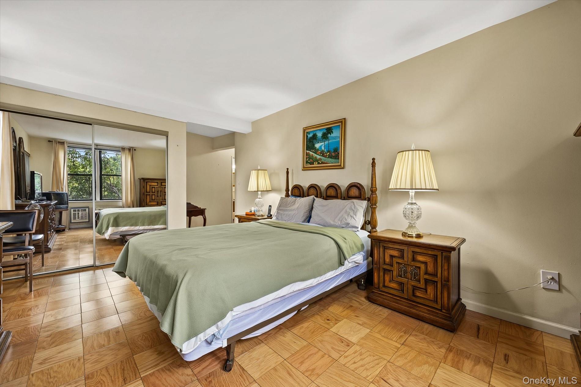 1874 Pelham Parkway 2r Property Photo 13