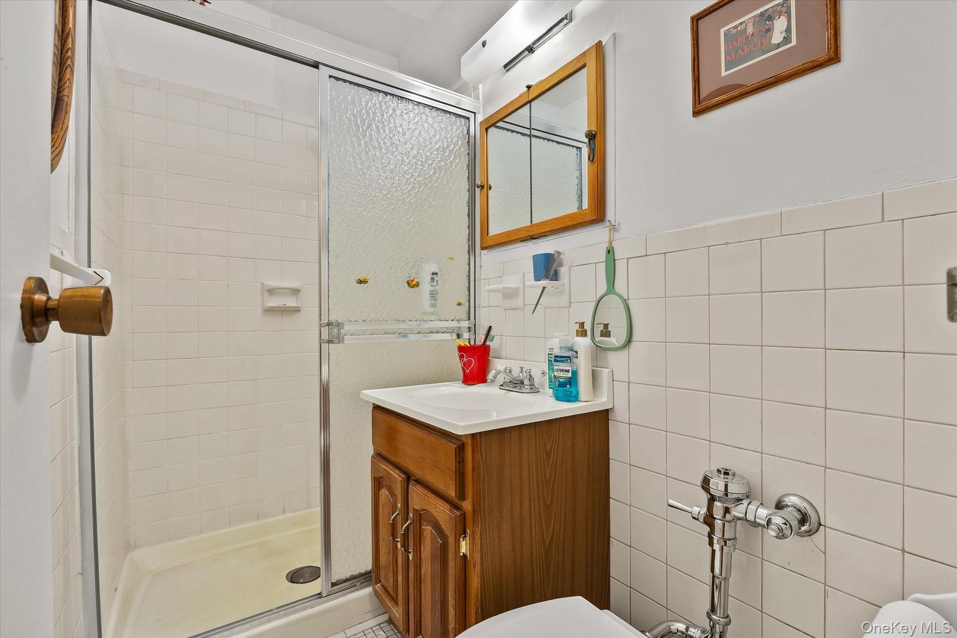 1874 Pelham Parkway 2r Property Photo 14