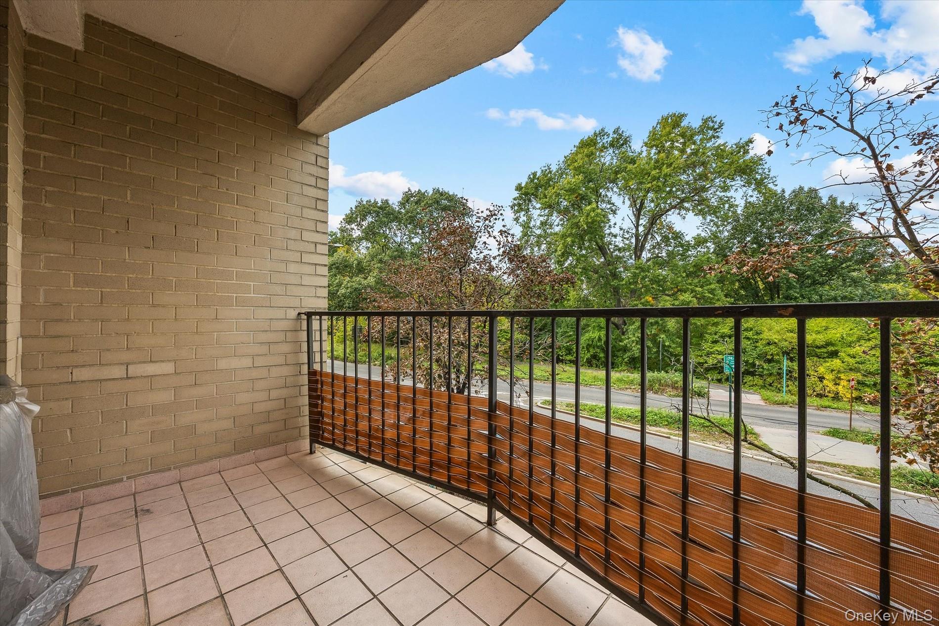 1874 Pelham Parkway 2r Property Photo 18