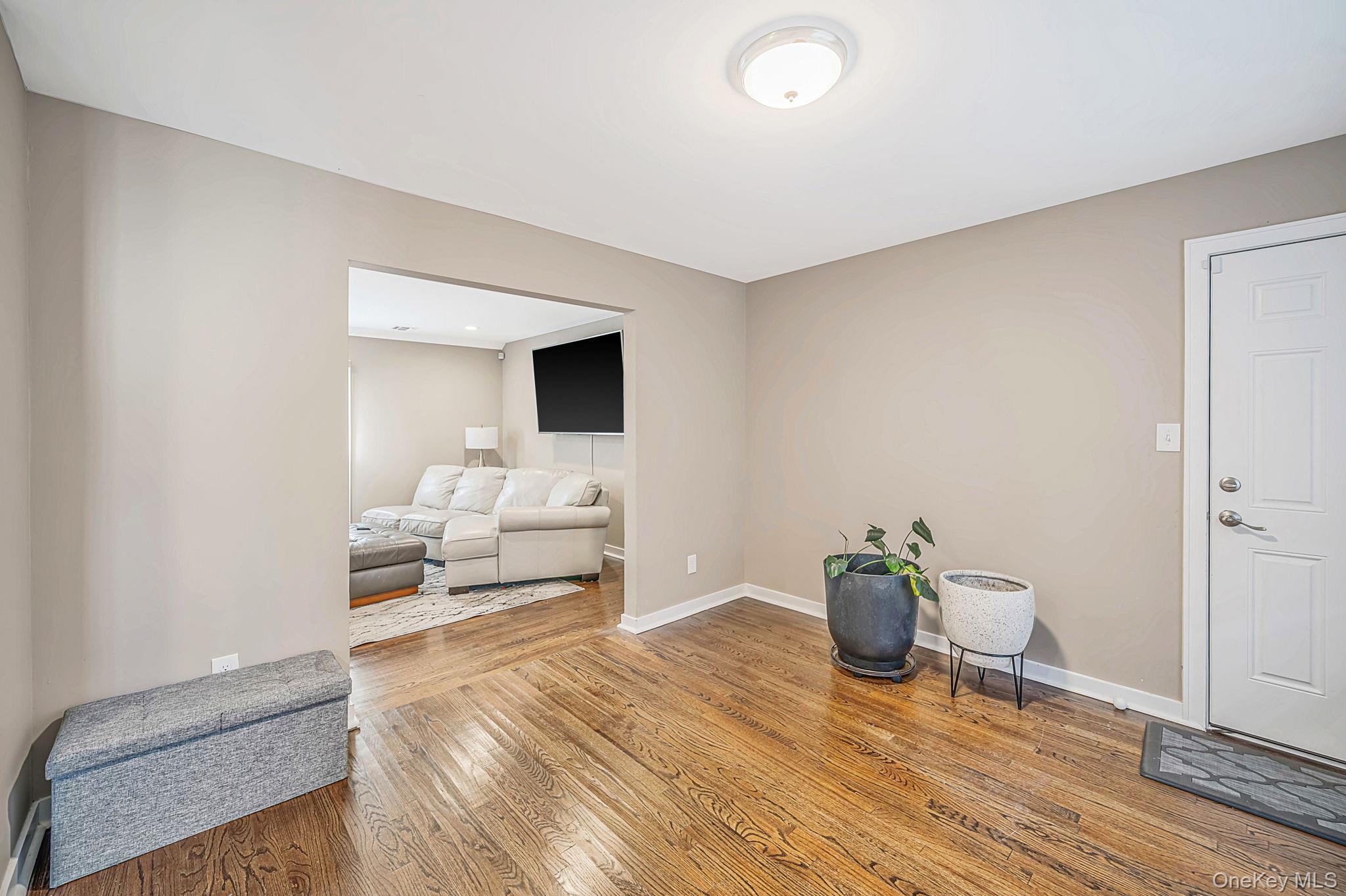 354 Seaford Avenue Property Photo 4