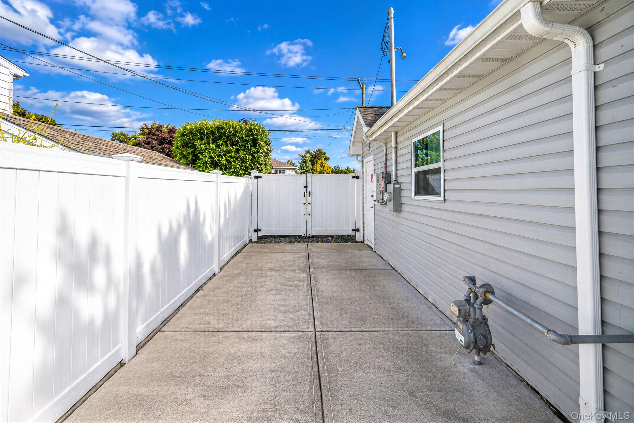 354 Seaford Avenue Property Photo 29