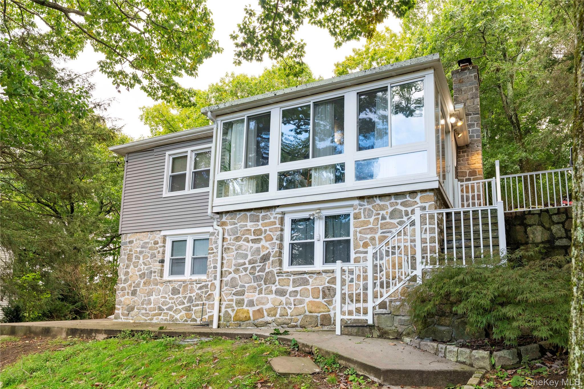 718 Hill Drive Property Photo 3