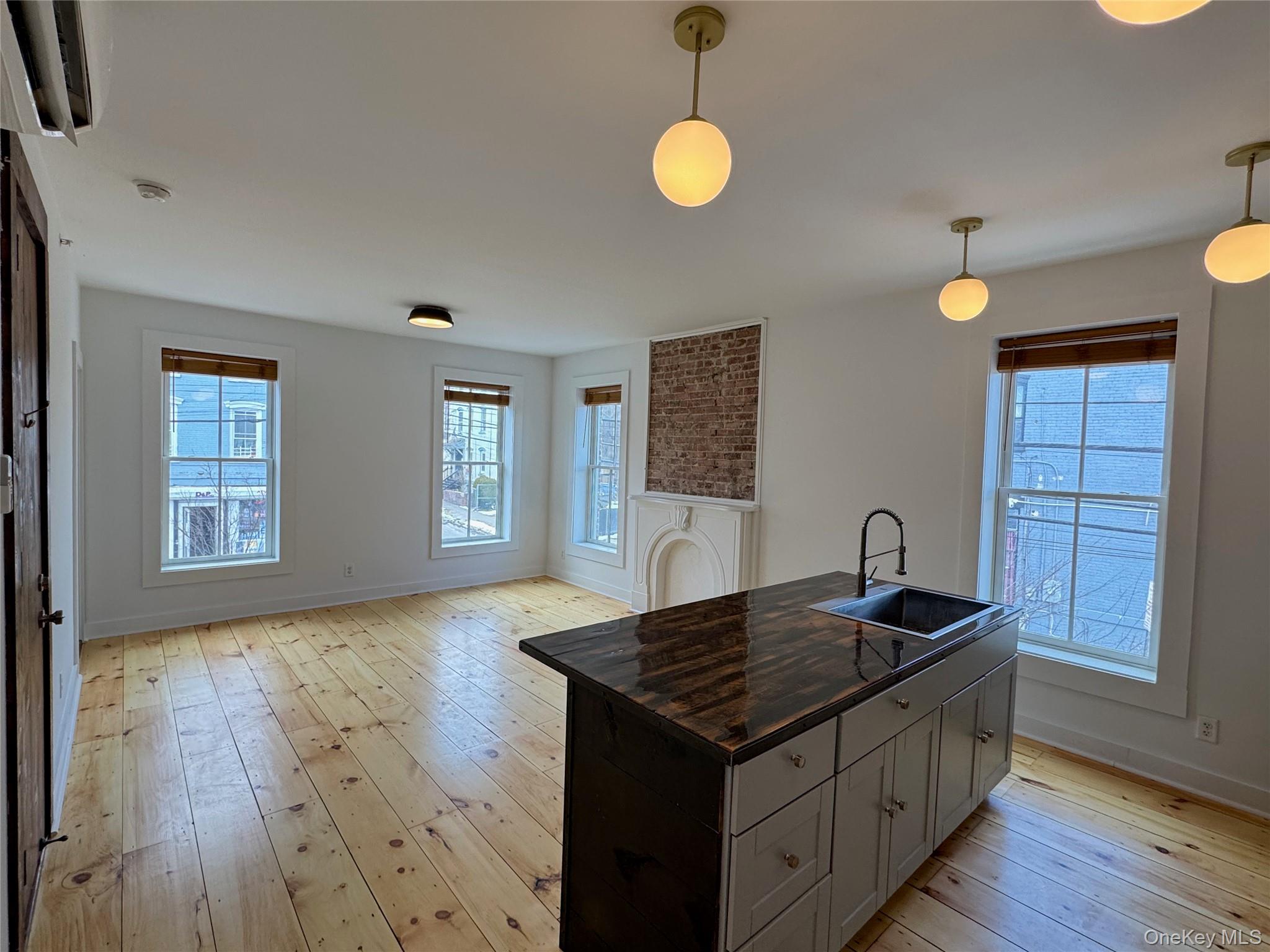 47 Lander Street Property Photo 8