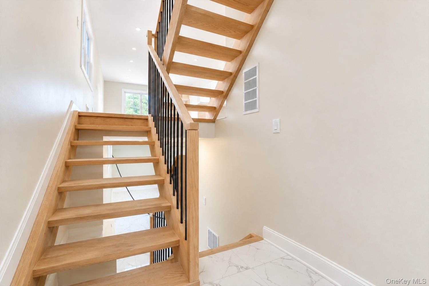 6 Amador Street Property Photo 20