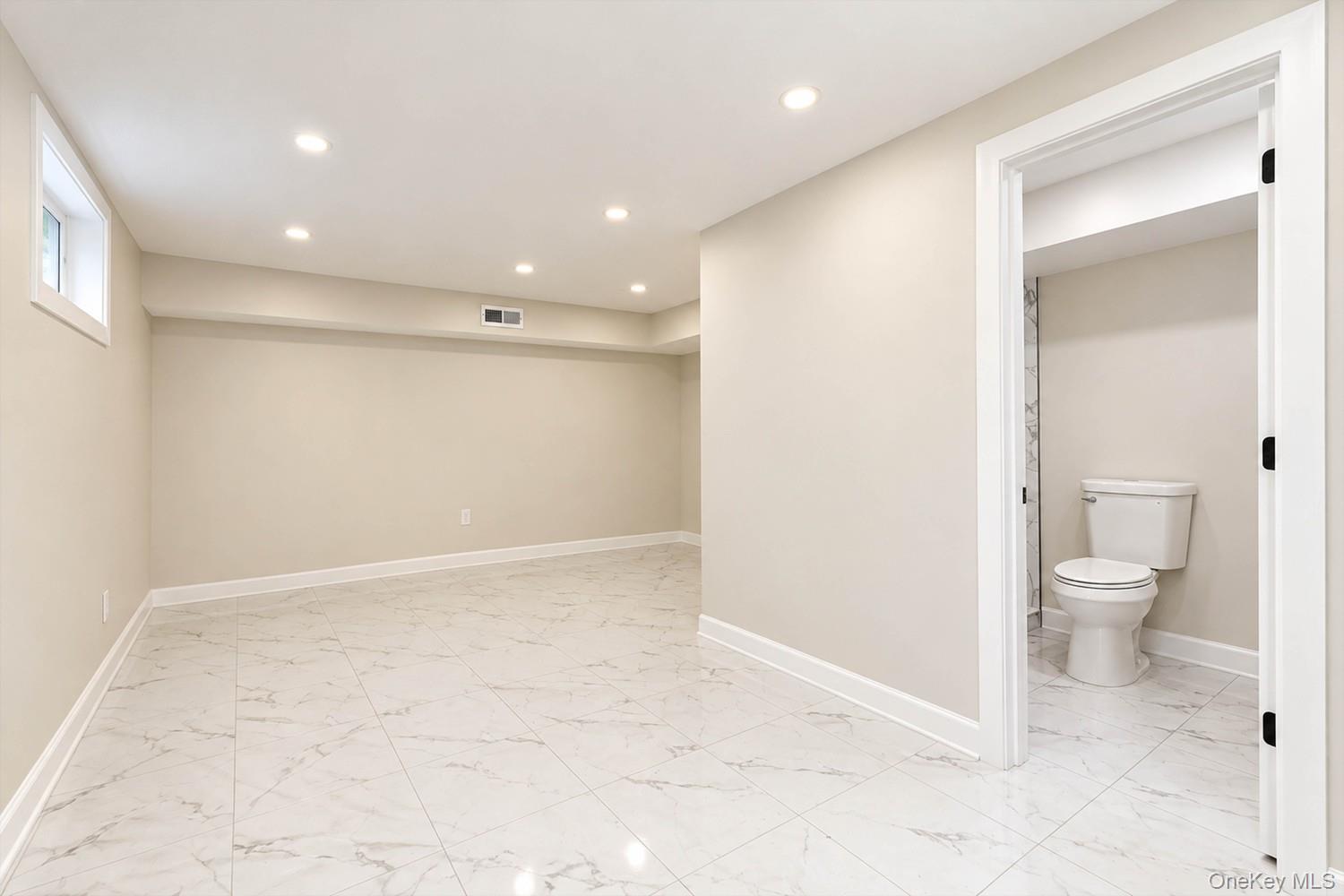 6 Amador Street Property Photo 32