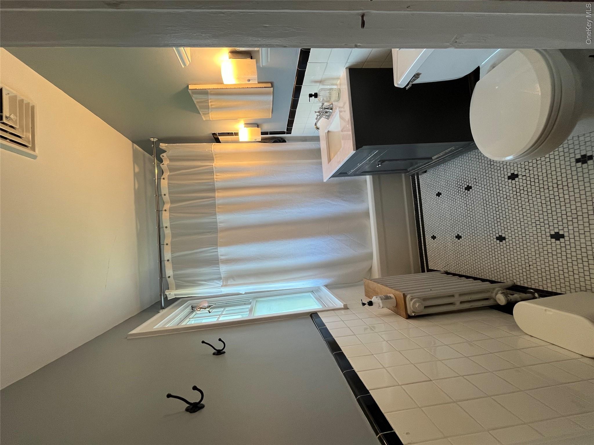10 Vine Street Property Photo 10
