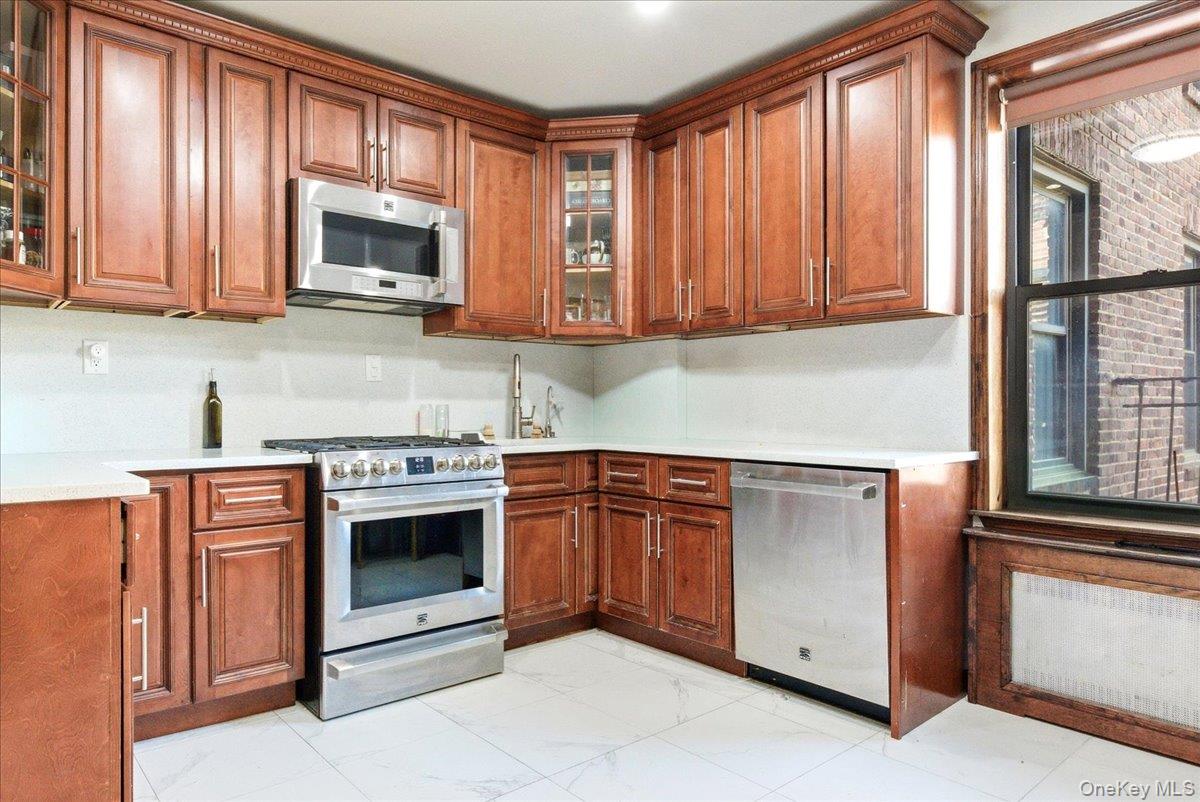 83-80 118th Street 4a Property Photo 9