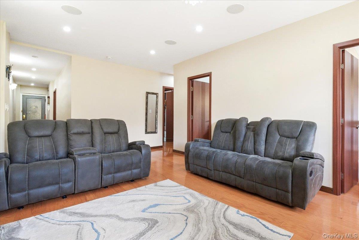 83-80 118th Street 4a Property Photo 13