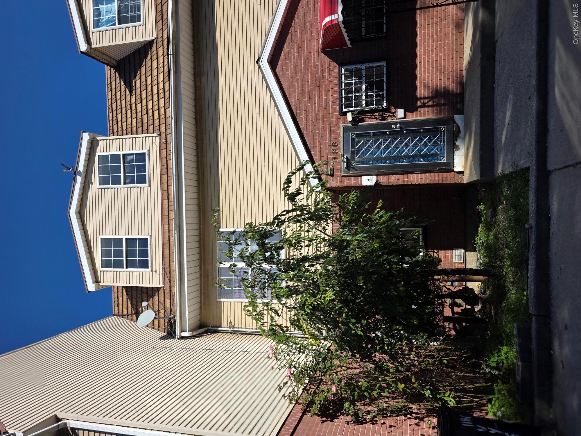 1186 Vyse Avenue Property Photo 7