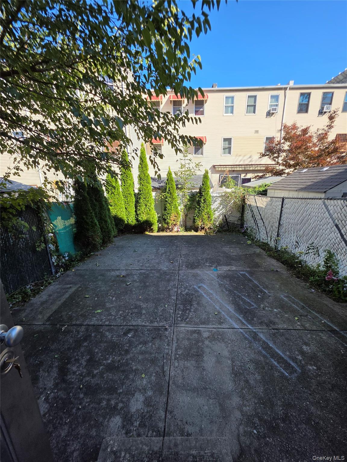1186 Vyse Avenue Property Photo 10