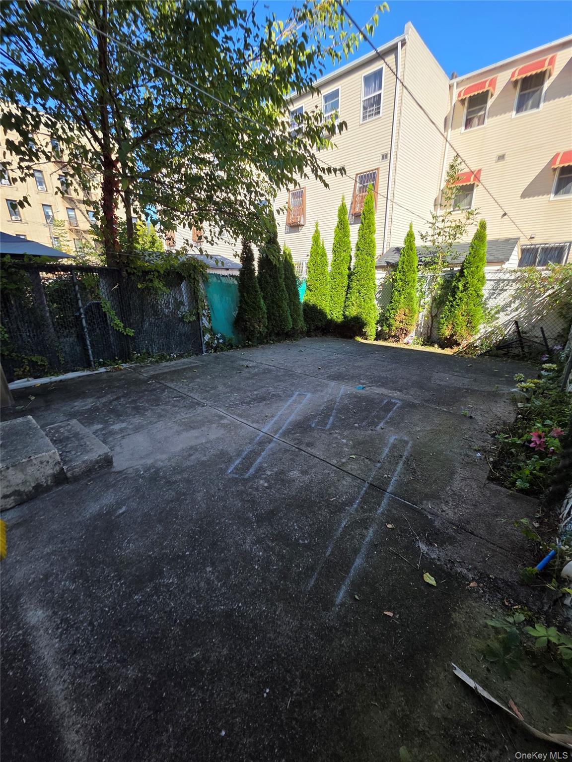 1186 Vyse Avenue Property Photo 11