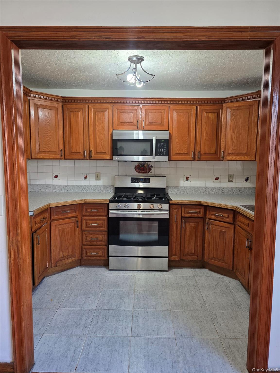 1186 Vyse Avenue Property Photo 12