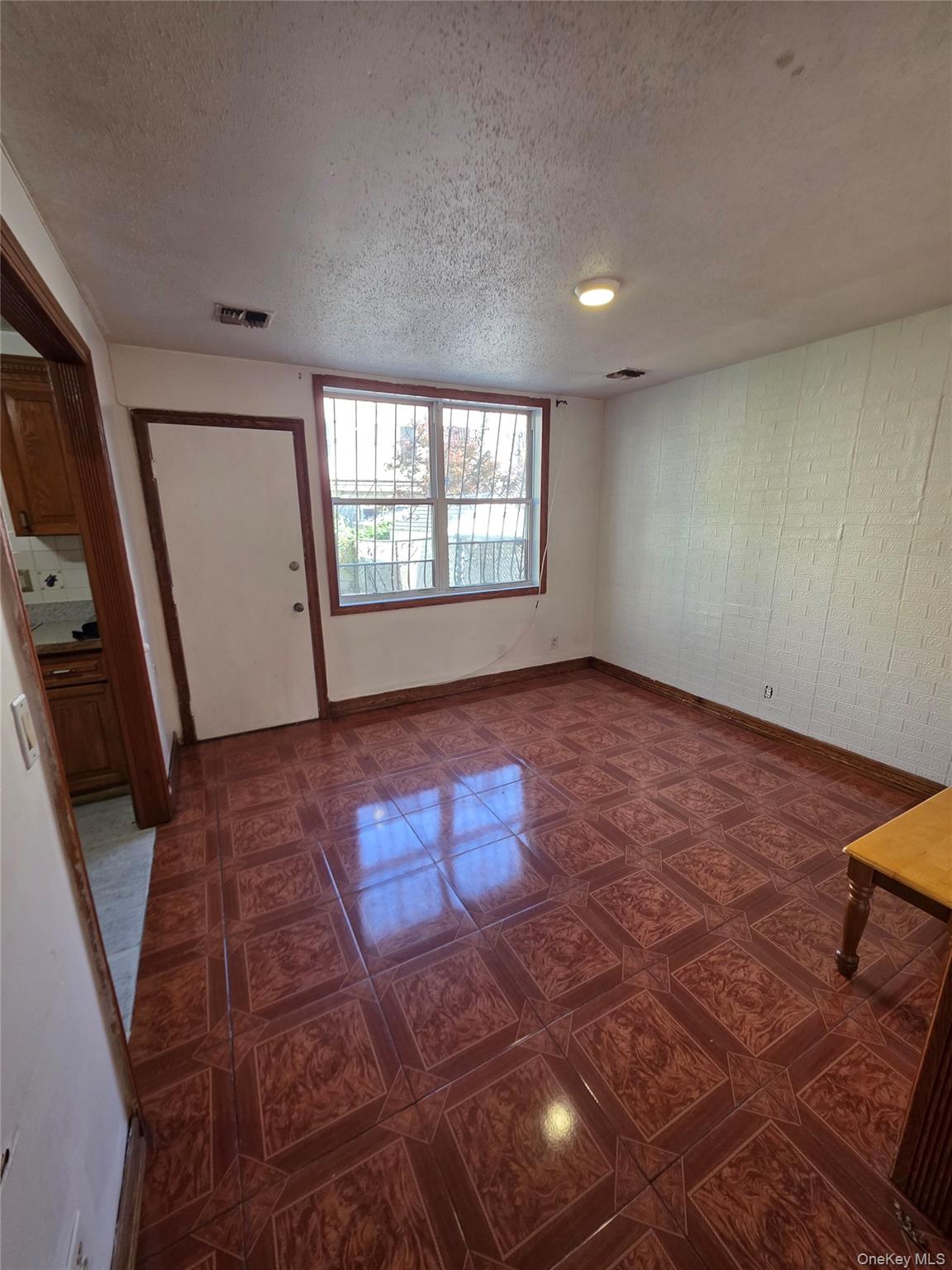1186 Vyse Avenue Property Photo 15