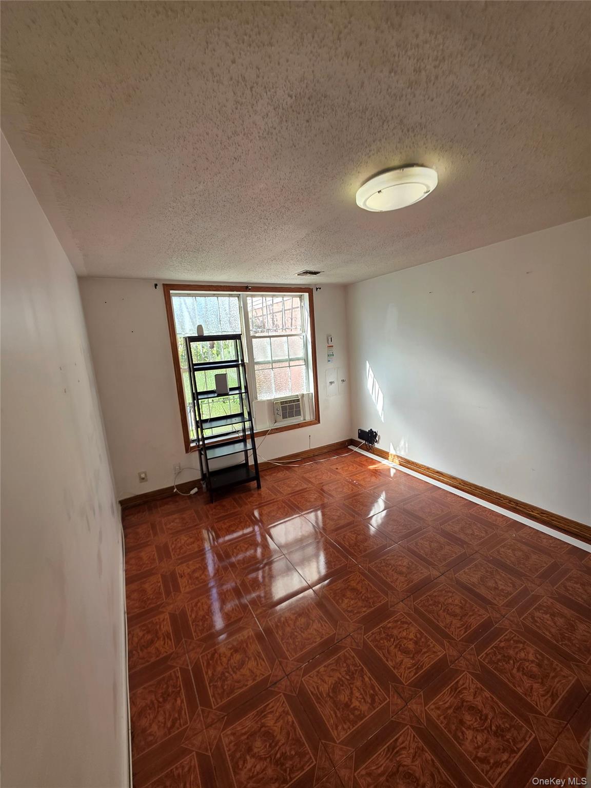 1186 Vyse Avenue Property Photo 16