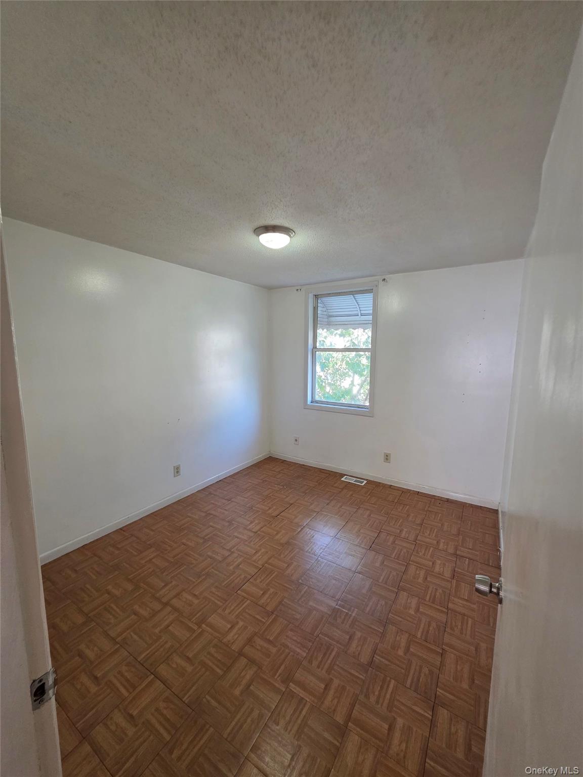 1186 Vyse Avenue Property Photo 19