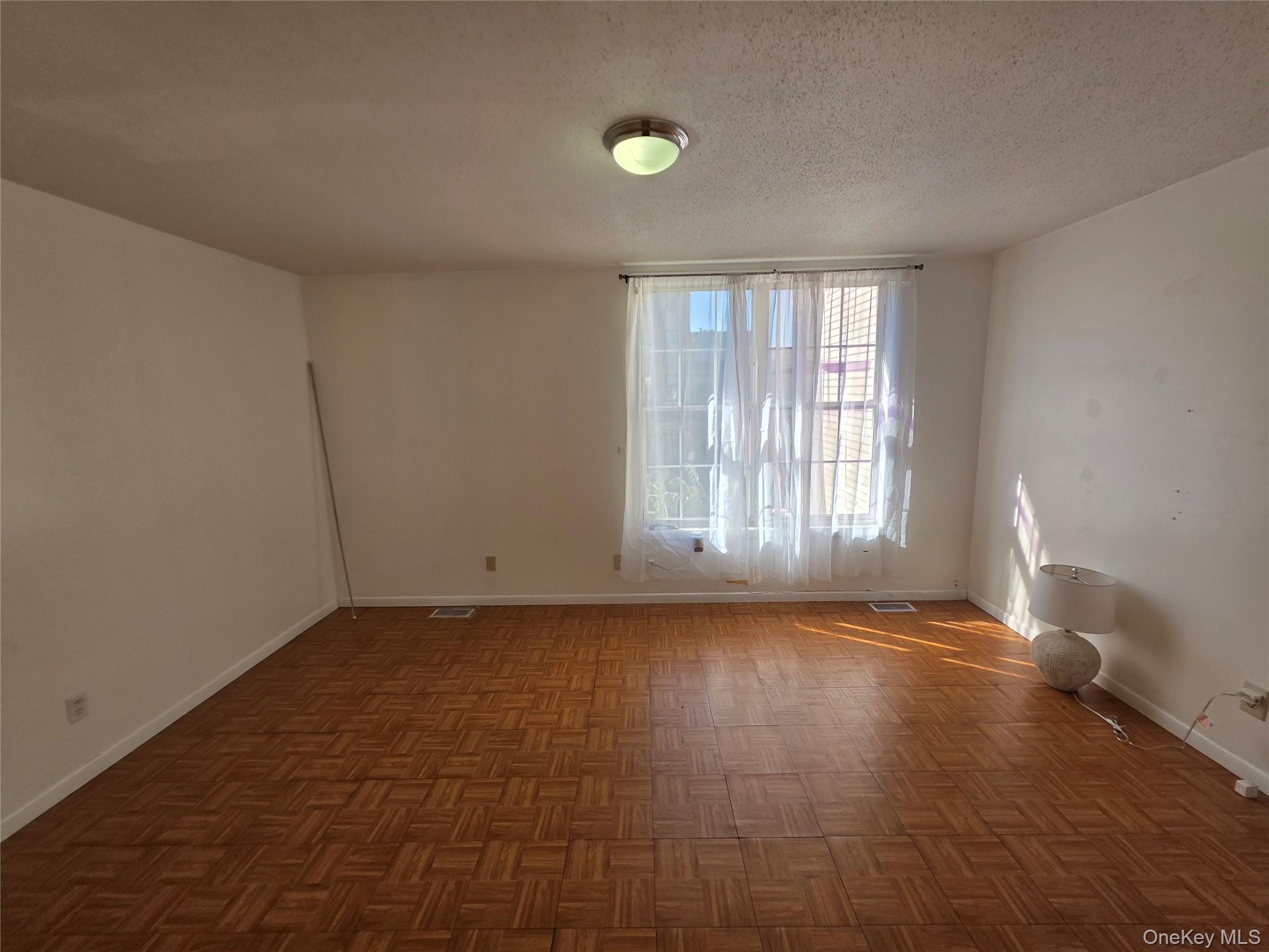 1186 Vyse Avenue Property Photo 22