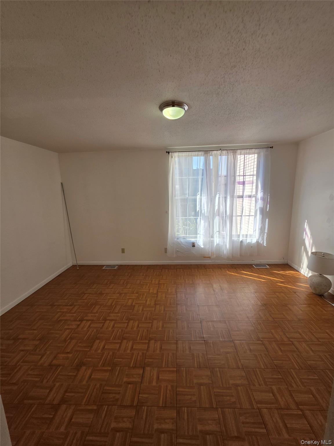 1186 Vyse Avenue Property Photo 23