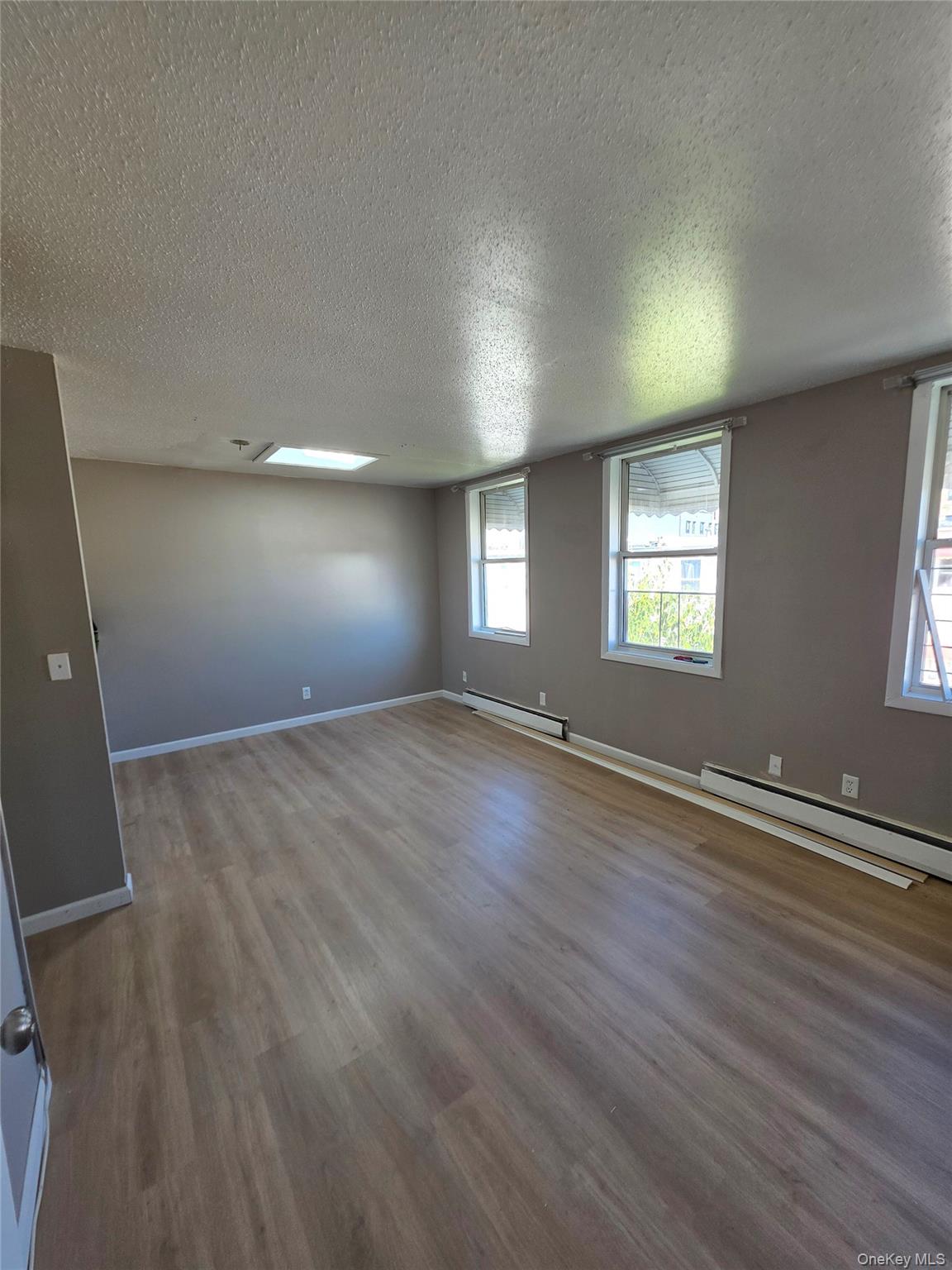 1186 Vyse Avenue Property Photo 24