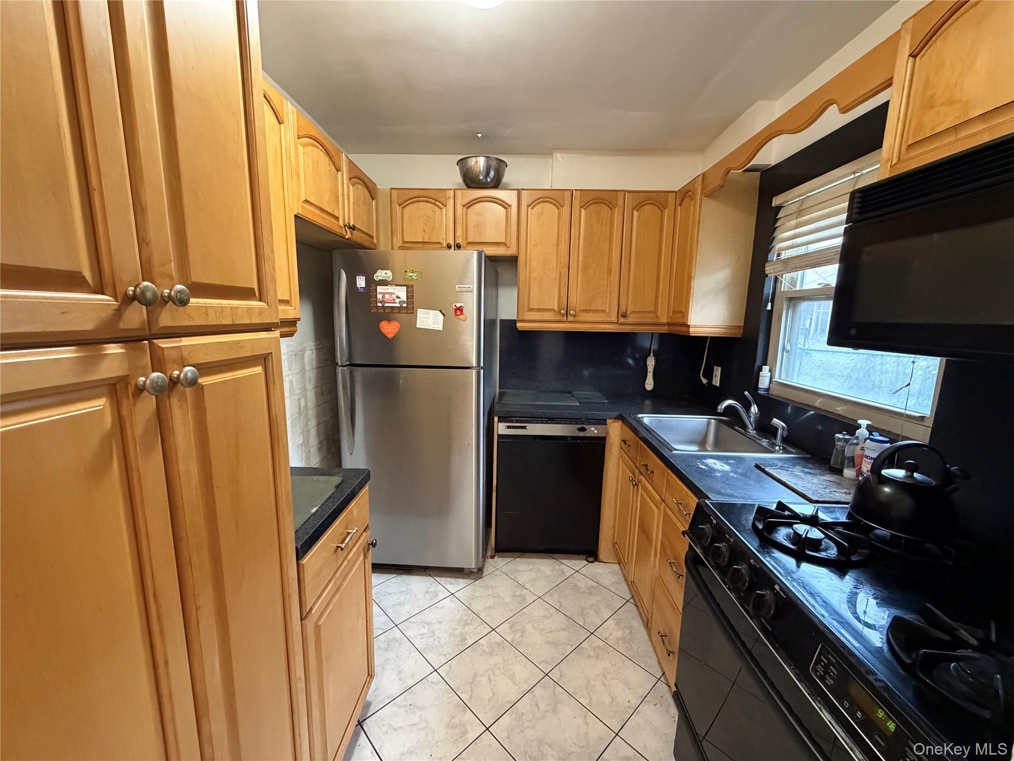 150-32 8 Avenue Property Photo 3