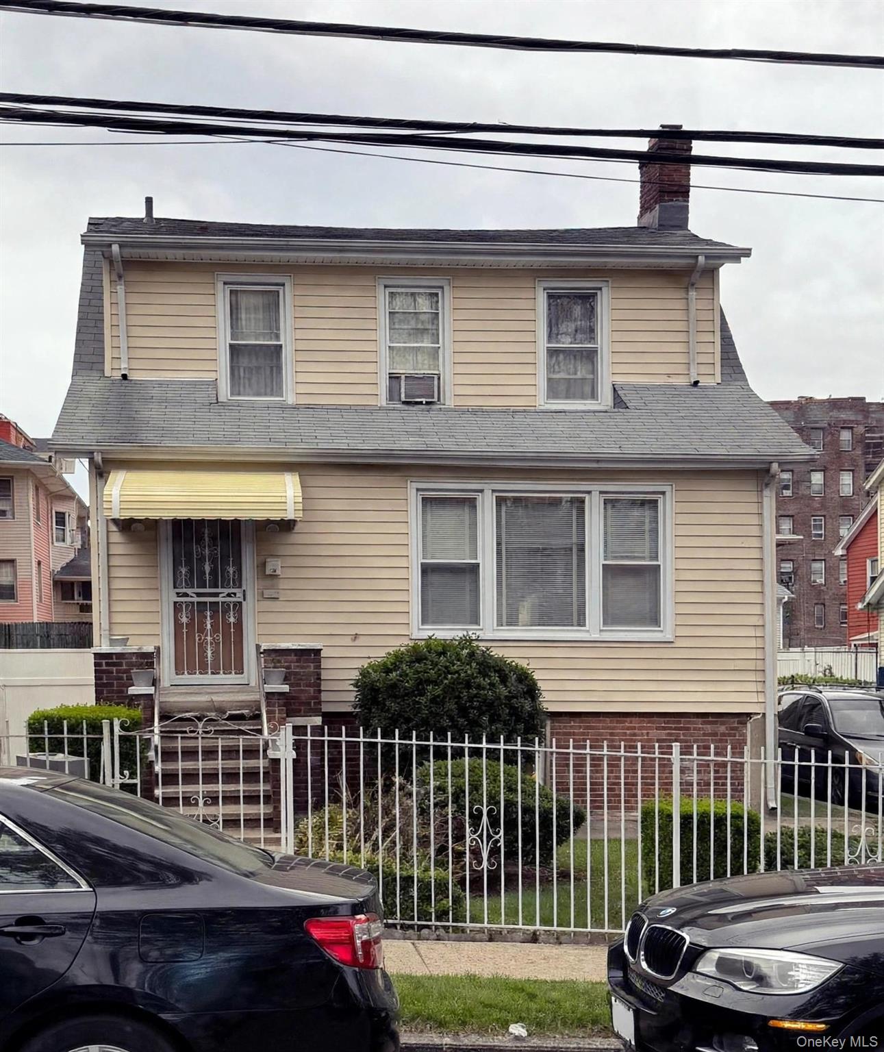 821 Cranford Avenue Property Photo 1