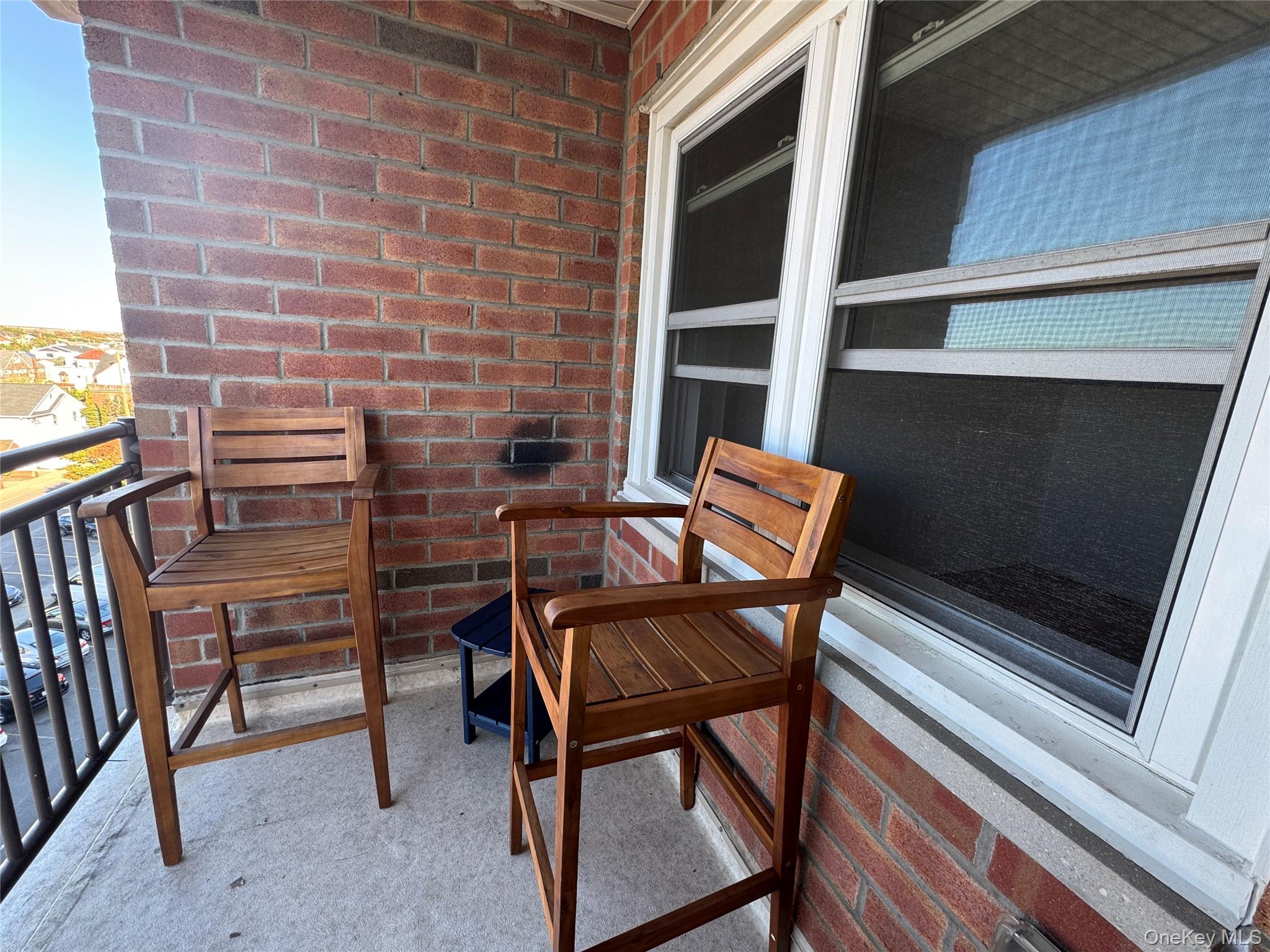 740 E Broadway Property Photo 1