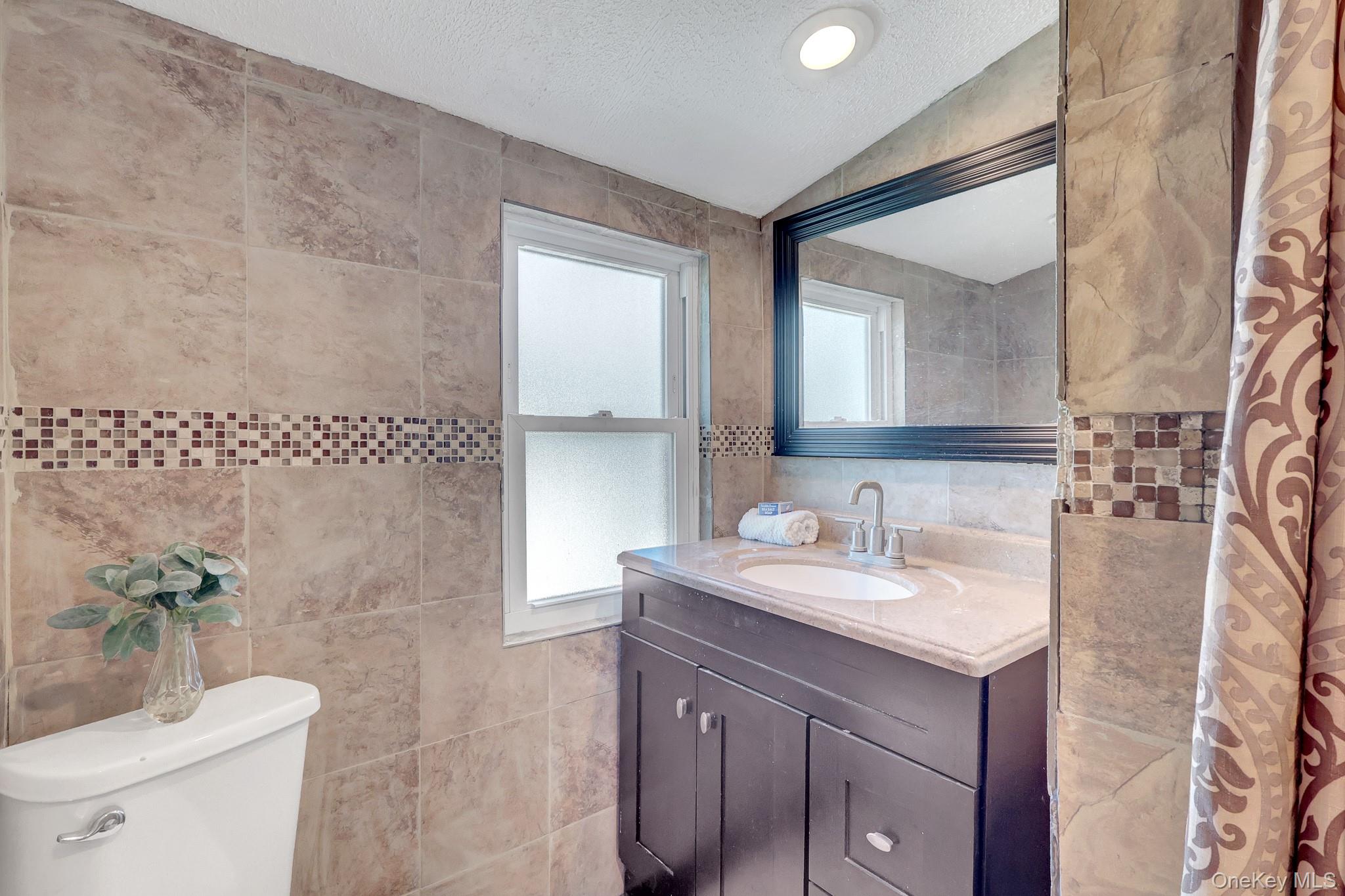 5 2nd Place Property Photo 14