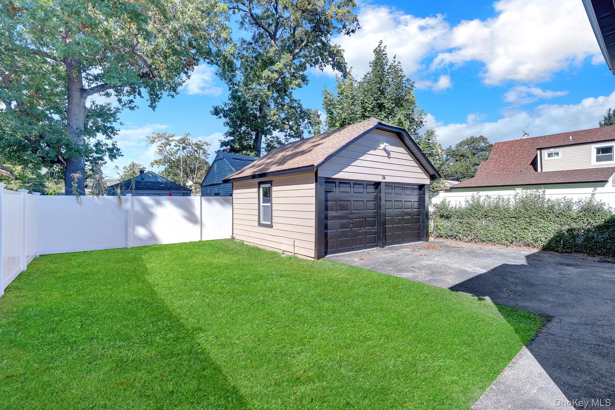 5 2nd Place Property Photo 25
