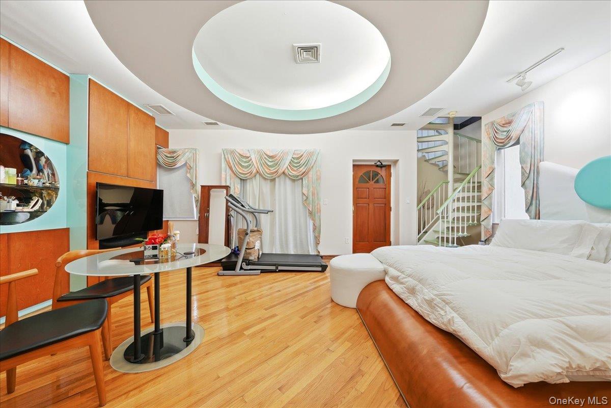 3828 Bedford Avenue Property Photo 12
