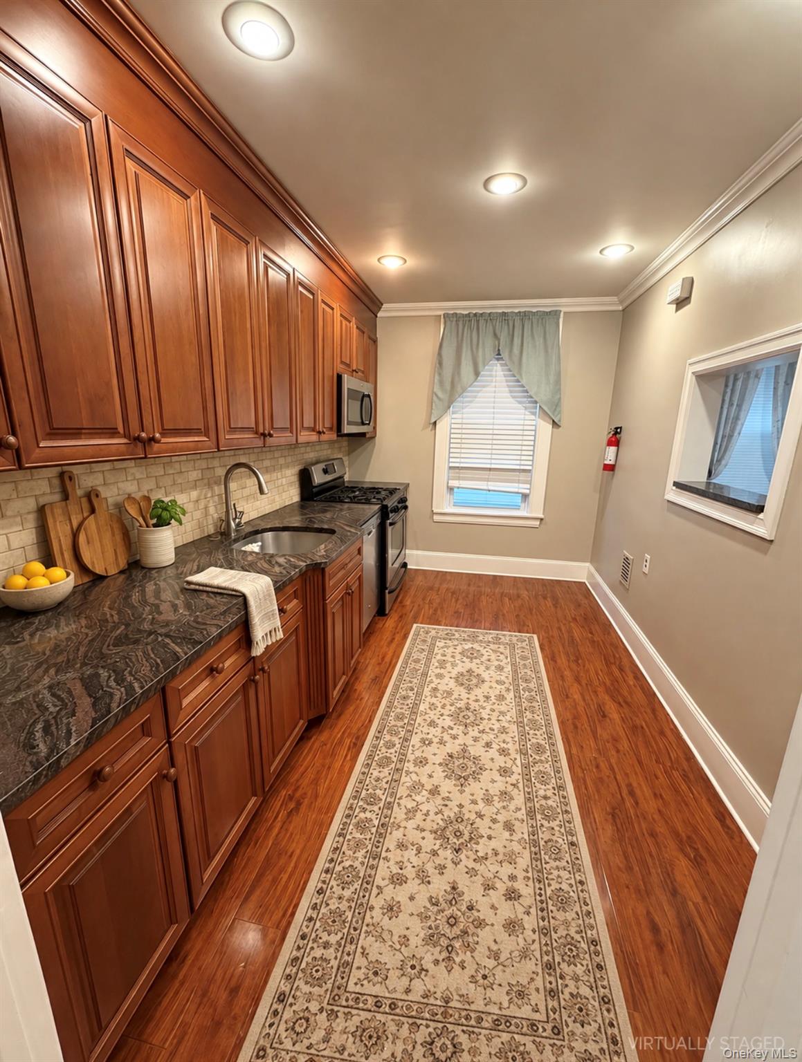 7103 69th Place Property Photo 6