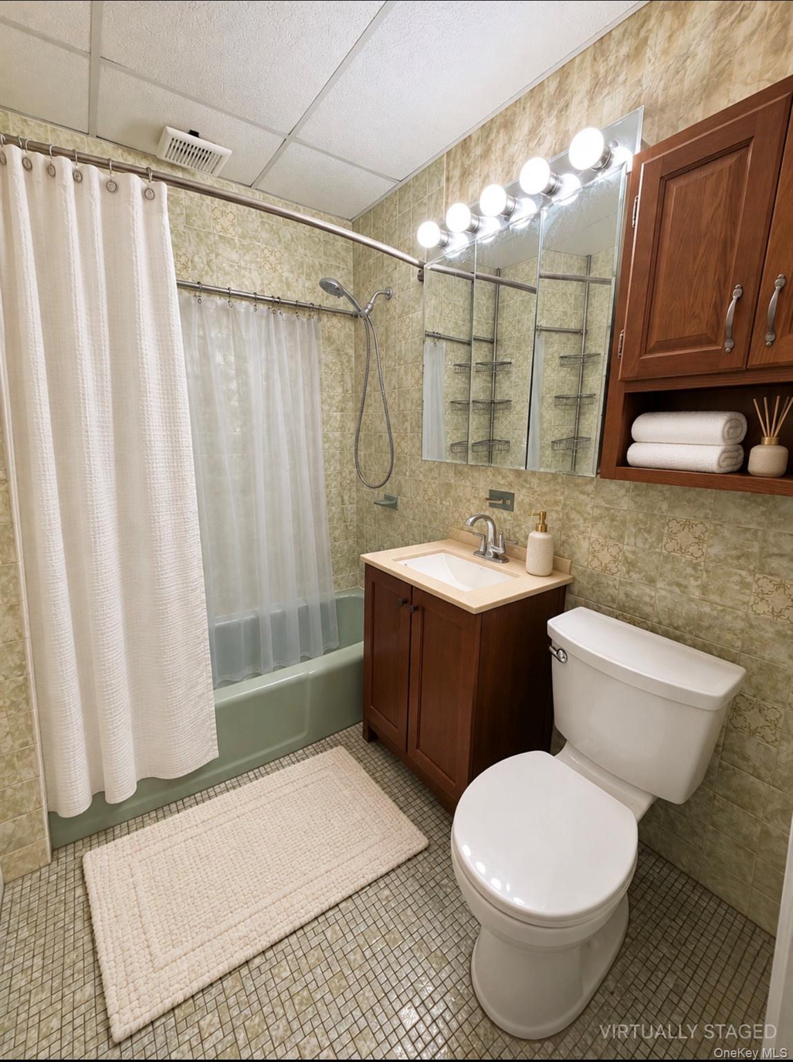7103 69th Place Property Photo 7