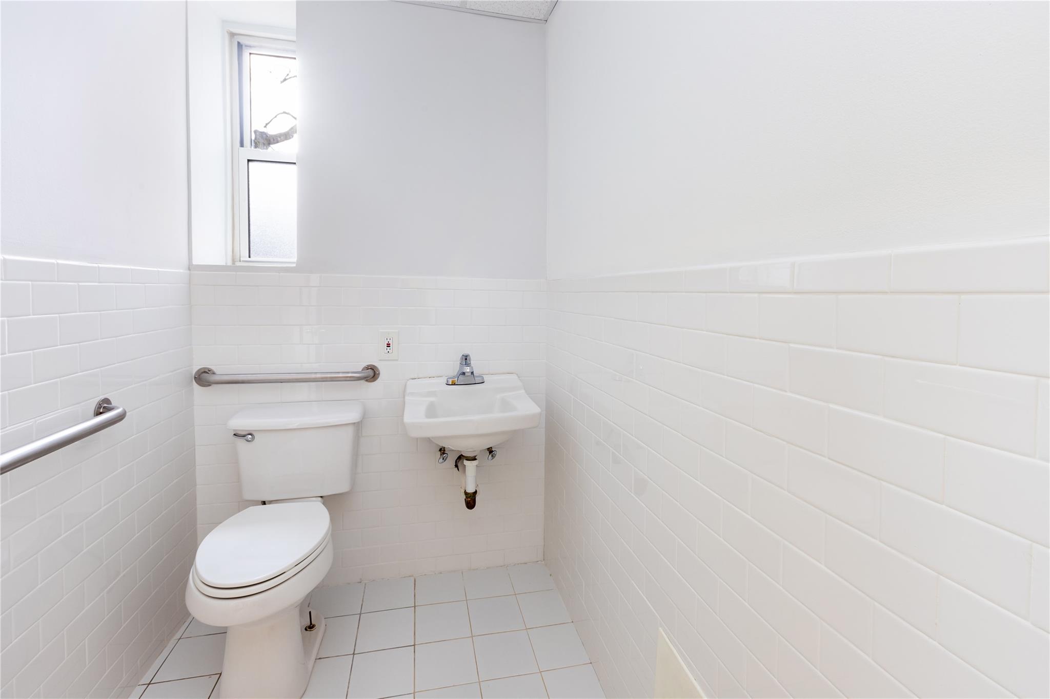5601 Riverdale Avenue D1 Property Photo 8