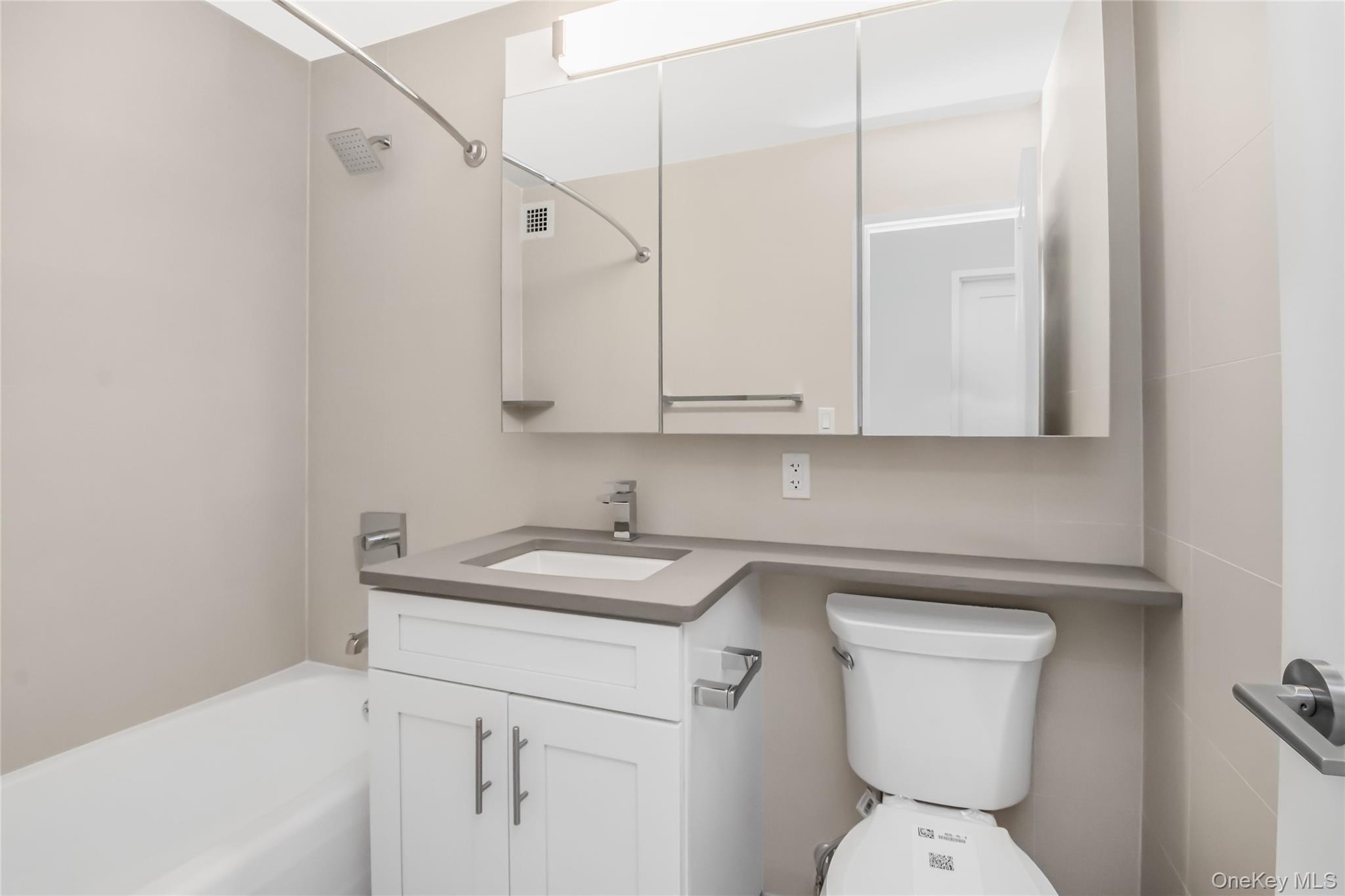 3333 Henry Hudson Parkway 23v Property Photo 6