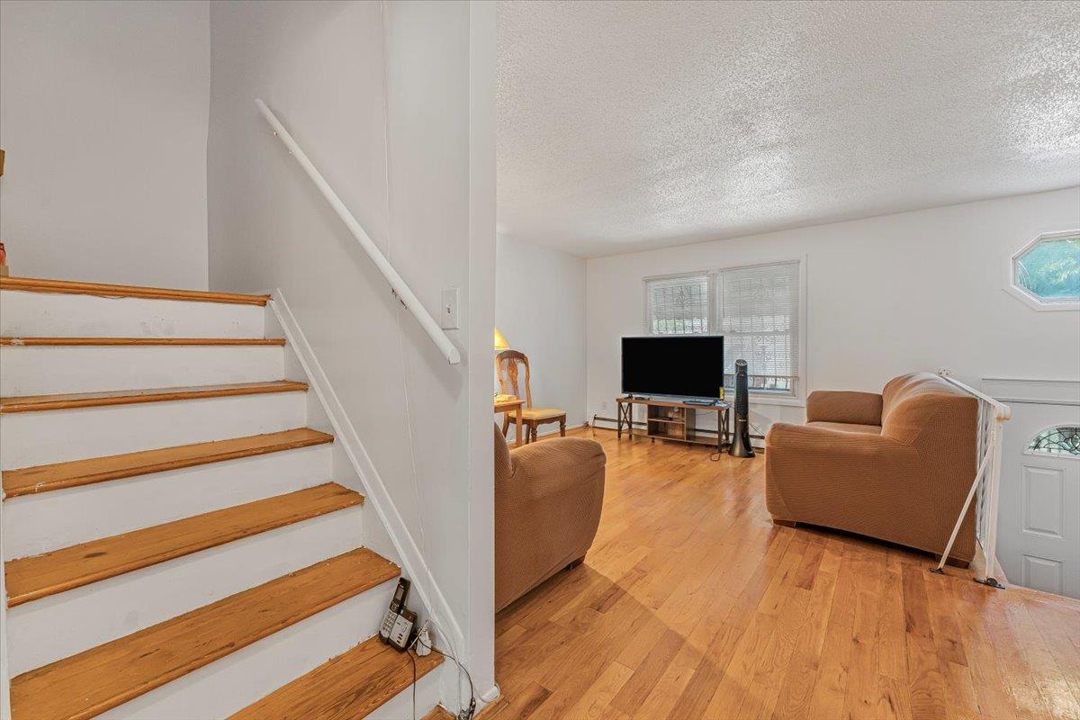 1623 Undercliff Avenue Property Photo 6