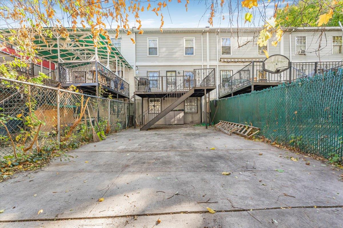 1623 Undercliff Avenue Property Photo 19