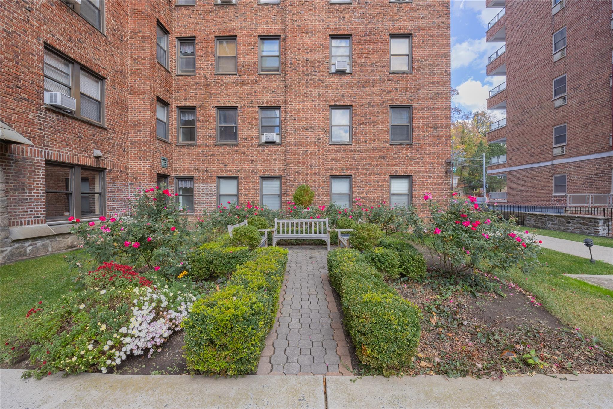 68 E Hartsdale Avenue 4k Property Photo 3