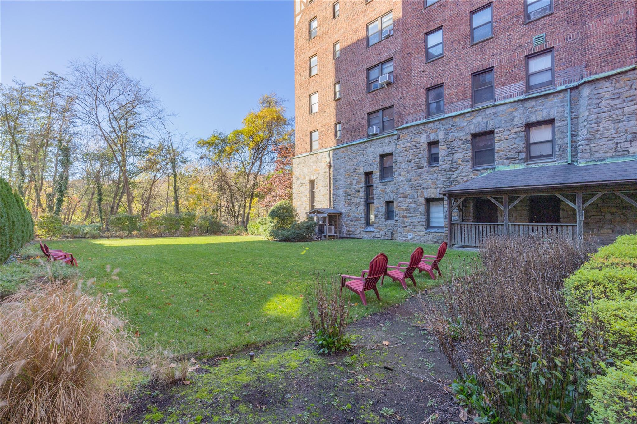68 E Hartsdale Avenue 4k Property Photo 6