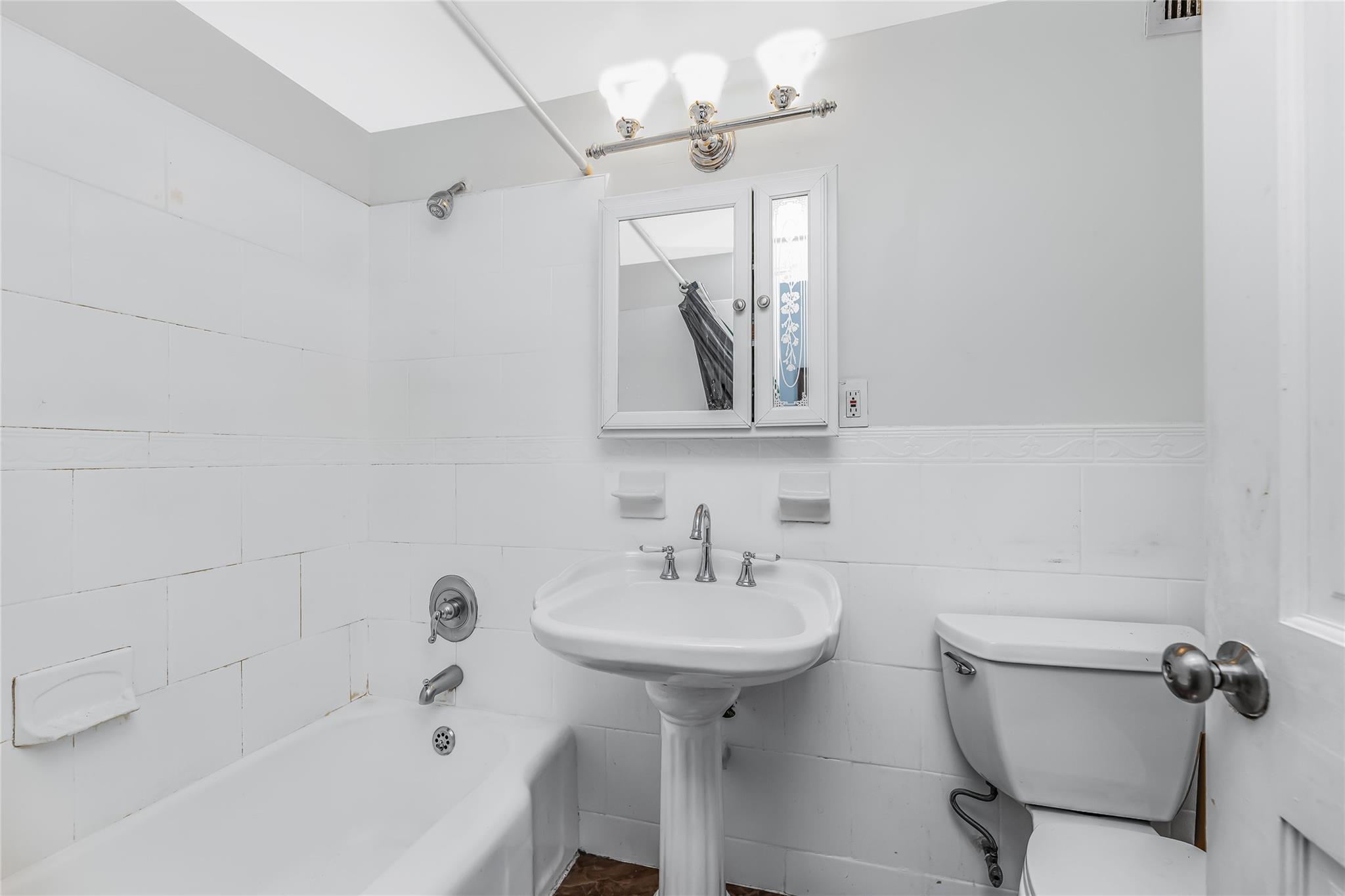 2 Fordham Hill Oval 5b Property Photo 10