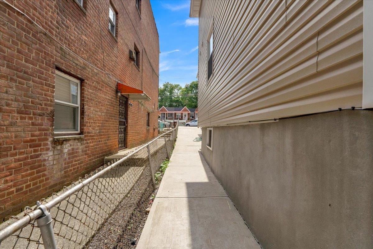 3136 Mickle Avenue Property Photo 4
