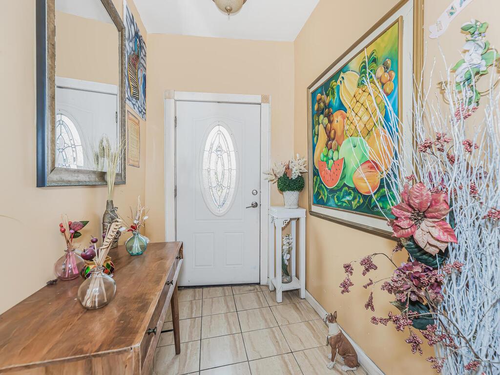 1262 Leland Avenue Property Photo 4