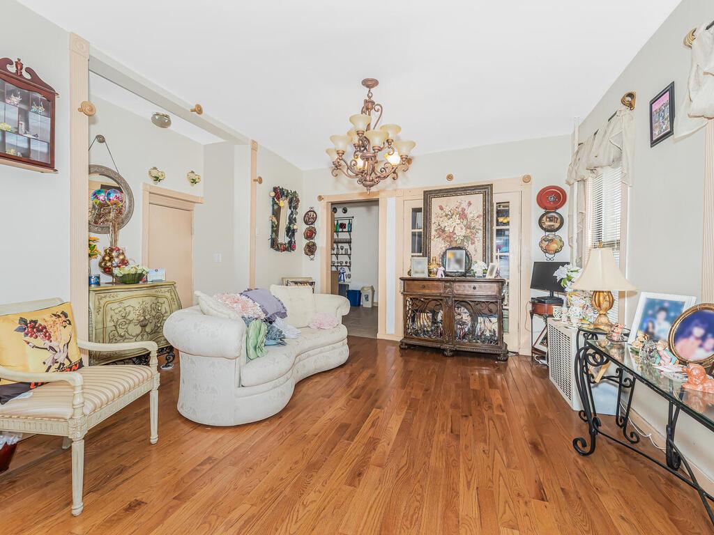 1262 Leland Avenue Property Photo 7
