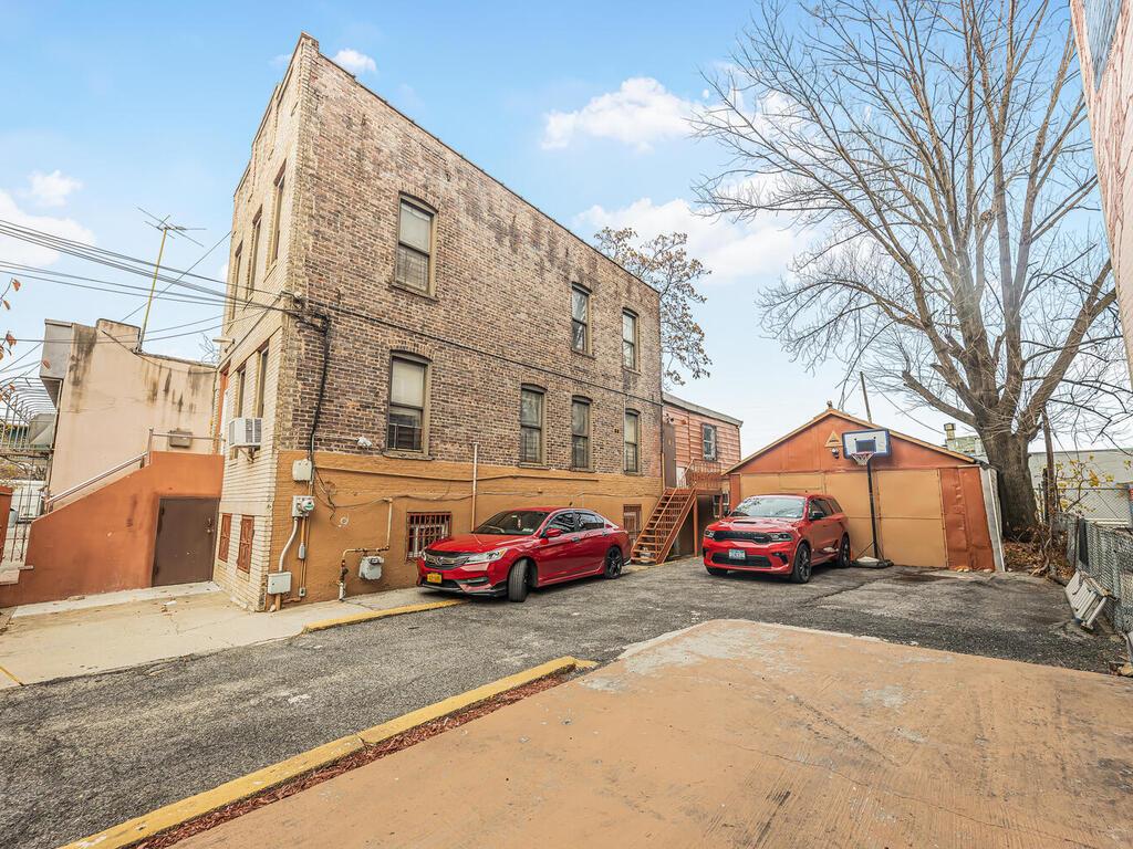 1262 Leland Avenue Property Photo 16