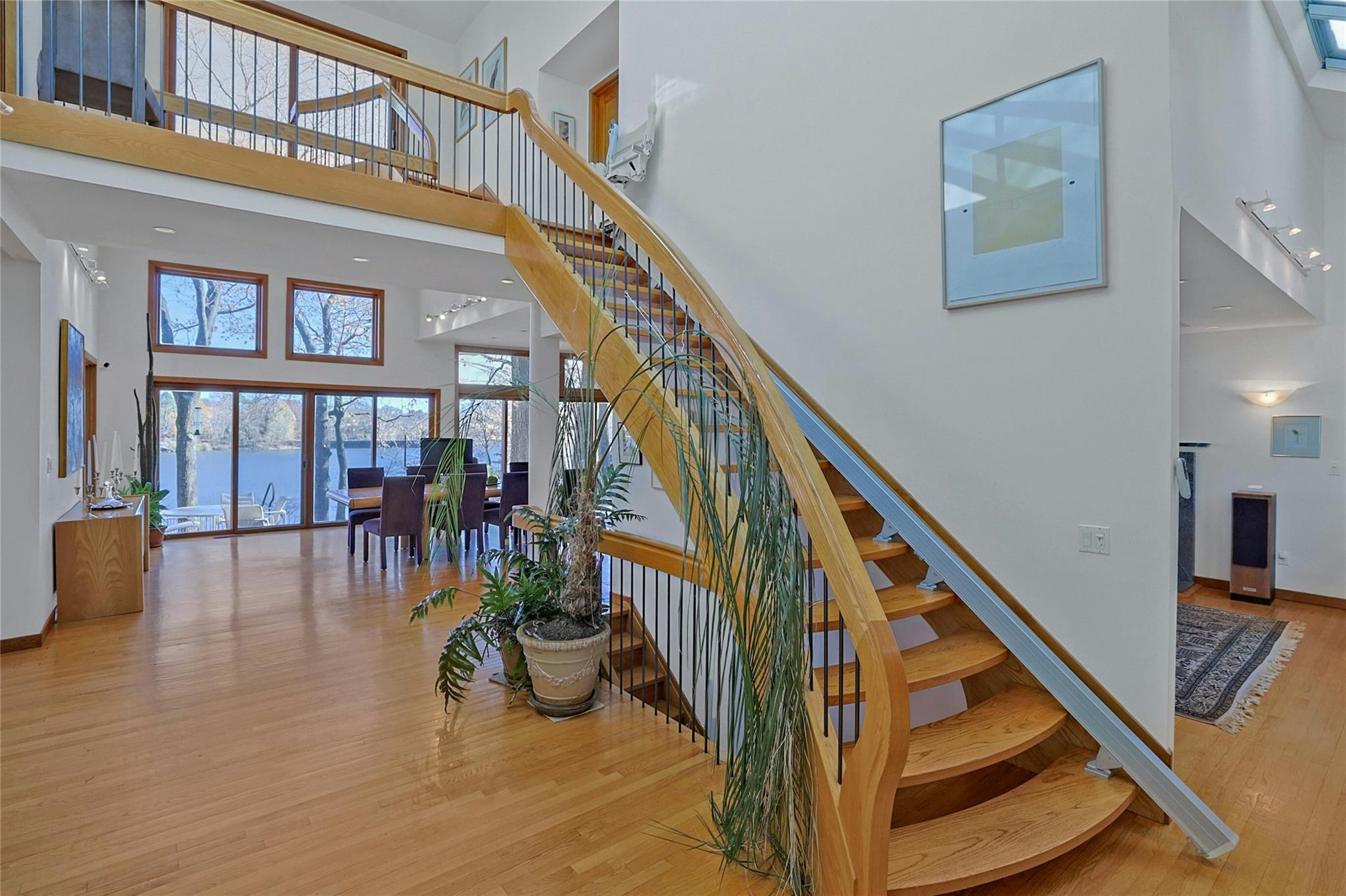 629 Pinebrook Boulevard Property Photo 4