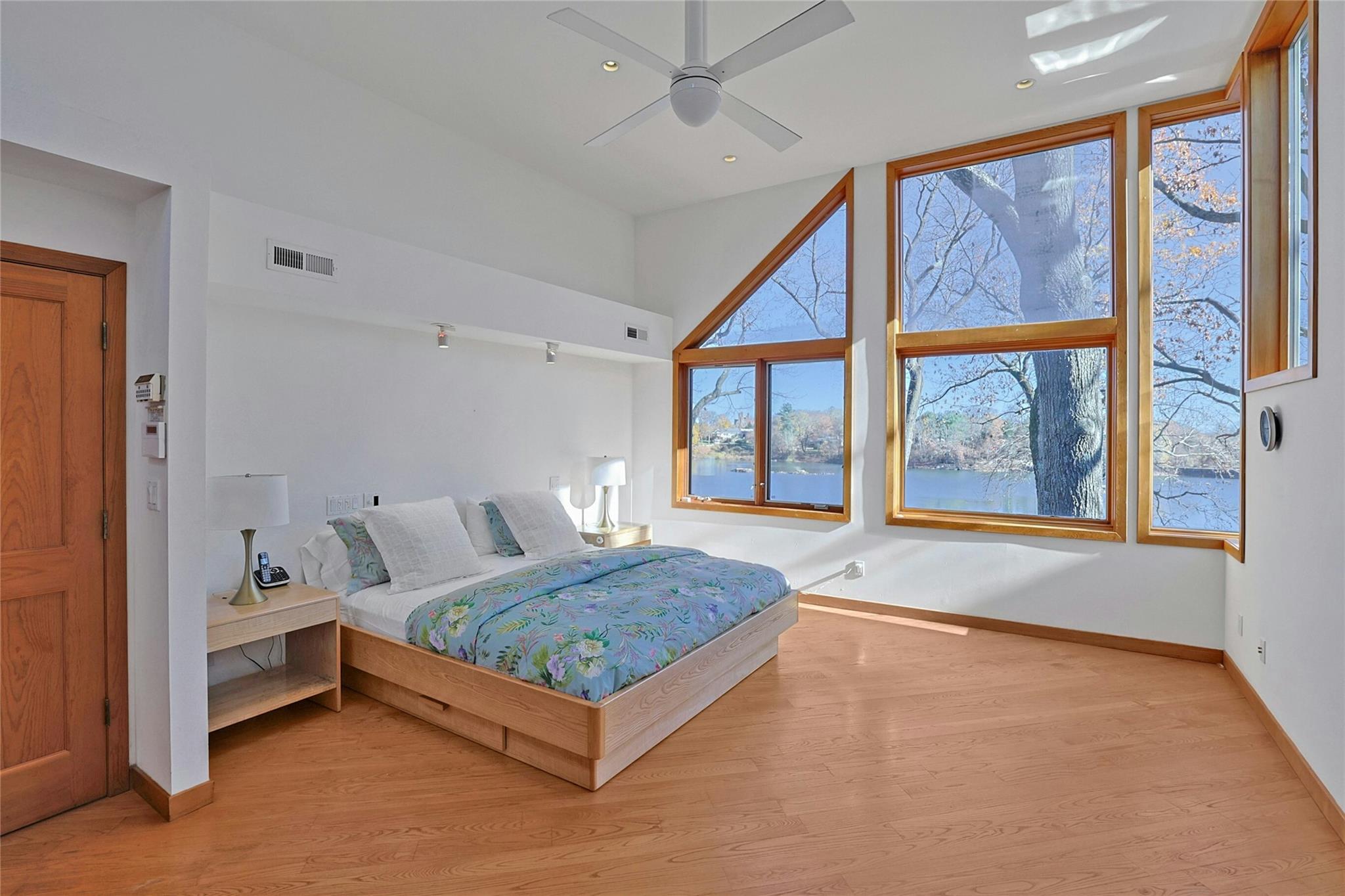 629 Pinebrook Boulevard Property Photo 13