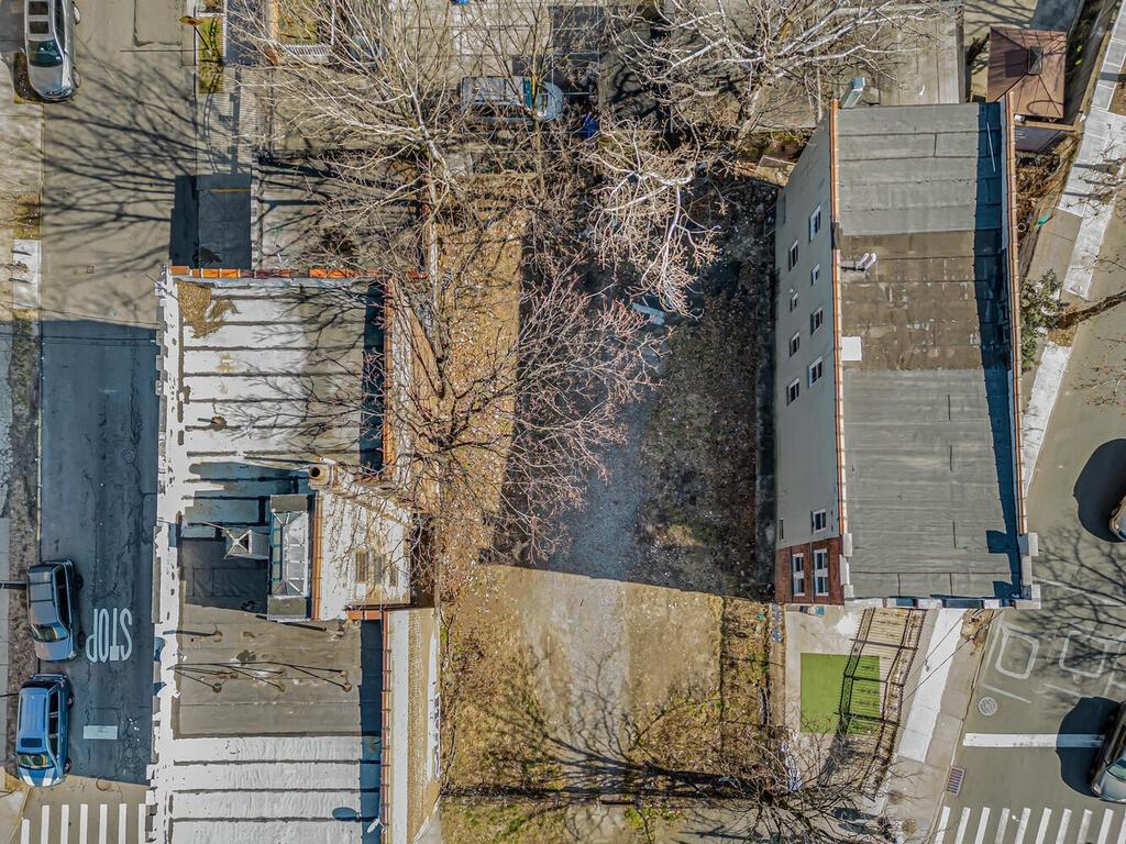 1448 & 1450 Rosedale Avenue Property Photo 4