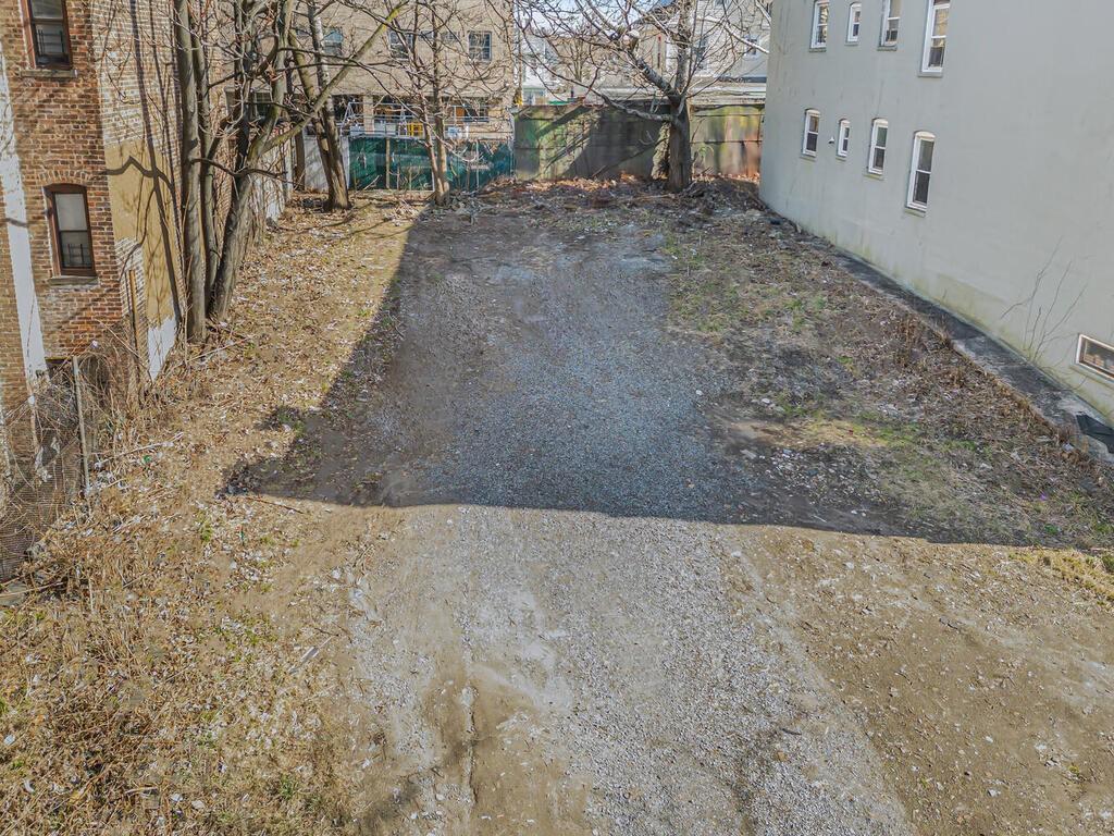 1448 & 1450 Rosedale Avenue Property Photo 5